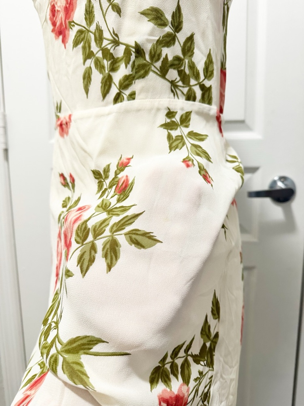 Reformation Nikita Dress in Jolie Floral Rose Print - Picture 8 of 13